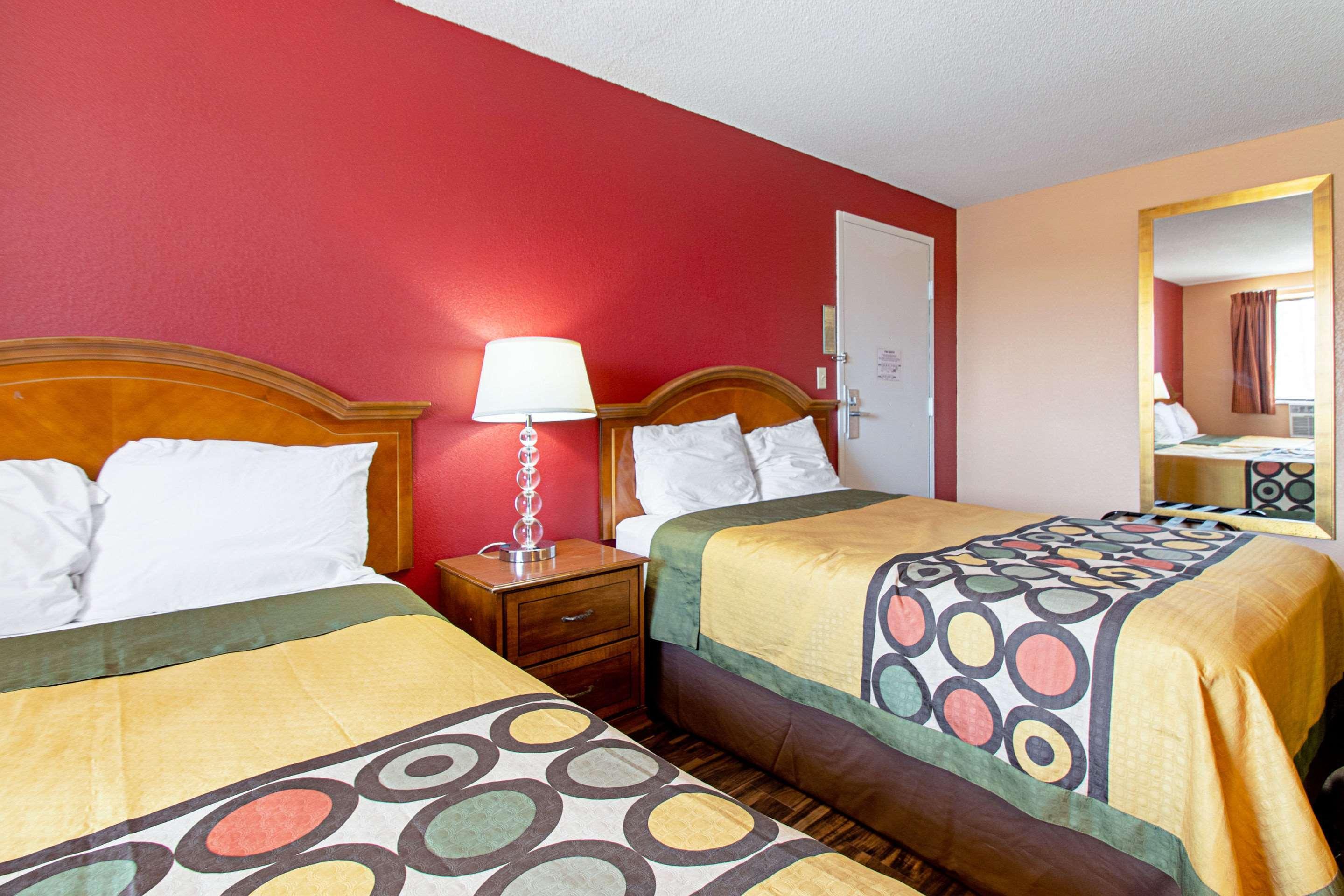Econo Lodge Utica Exterior foto