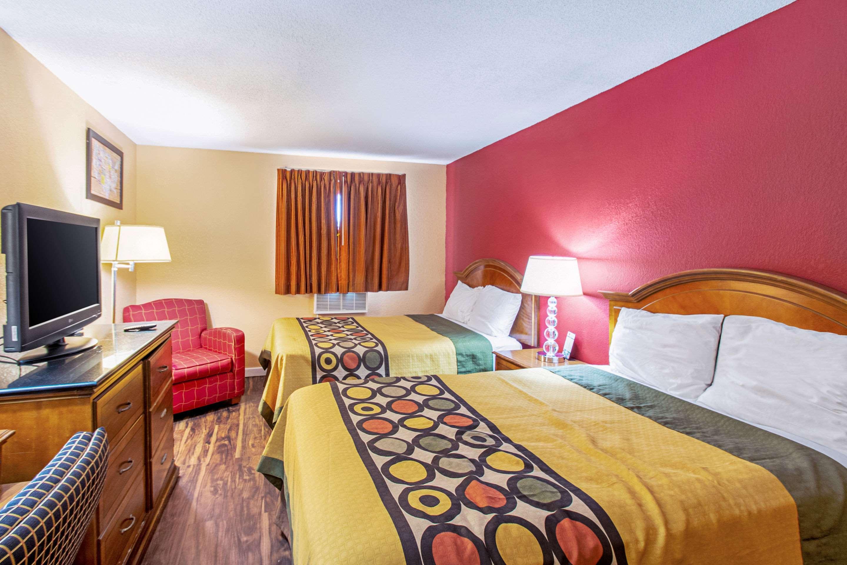 Econo Lodge Utica Exterior foto