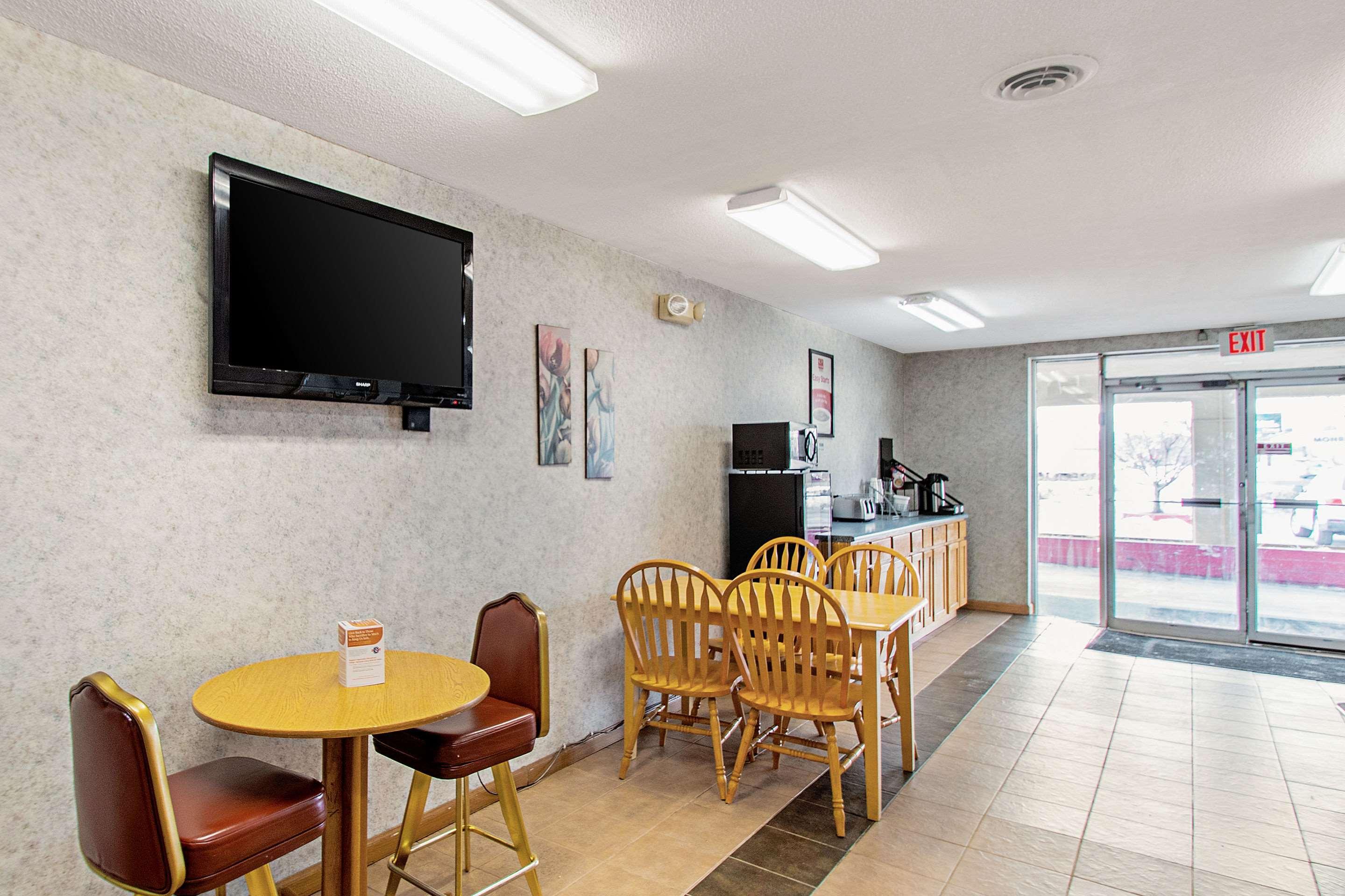 Econo Lodge Utica Exterior foto