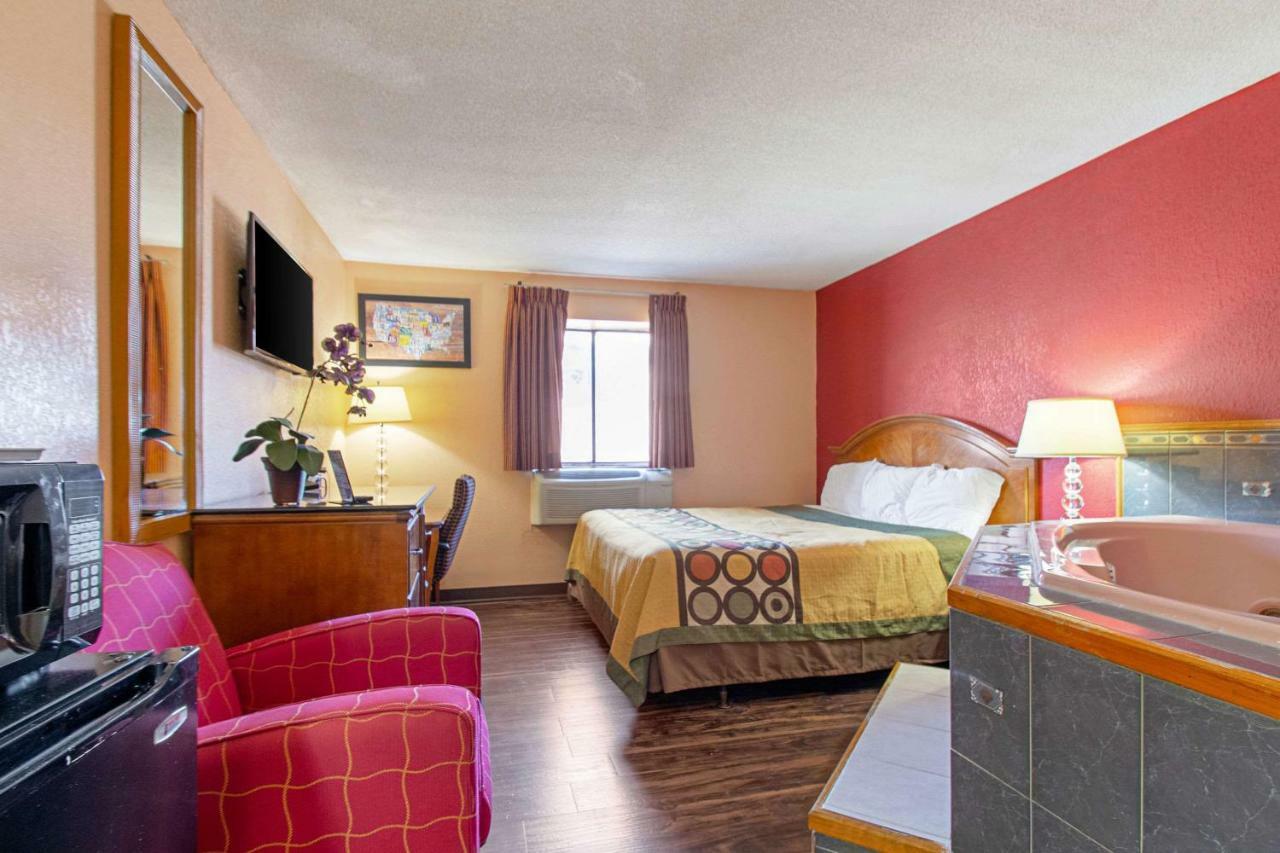 Econo Lodge Utica Exterior foto